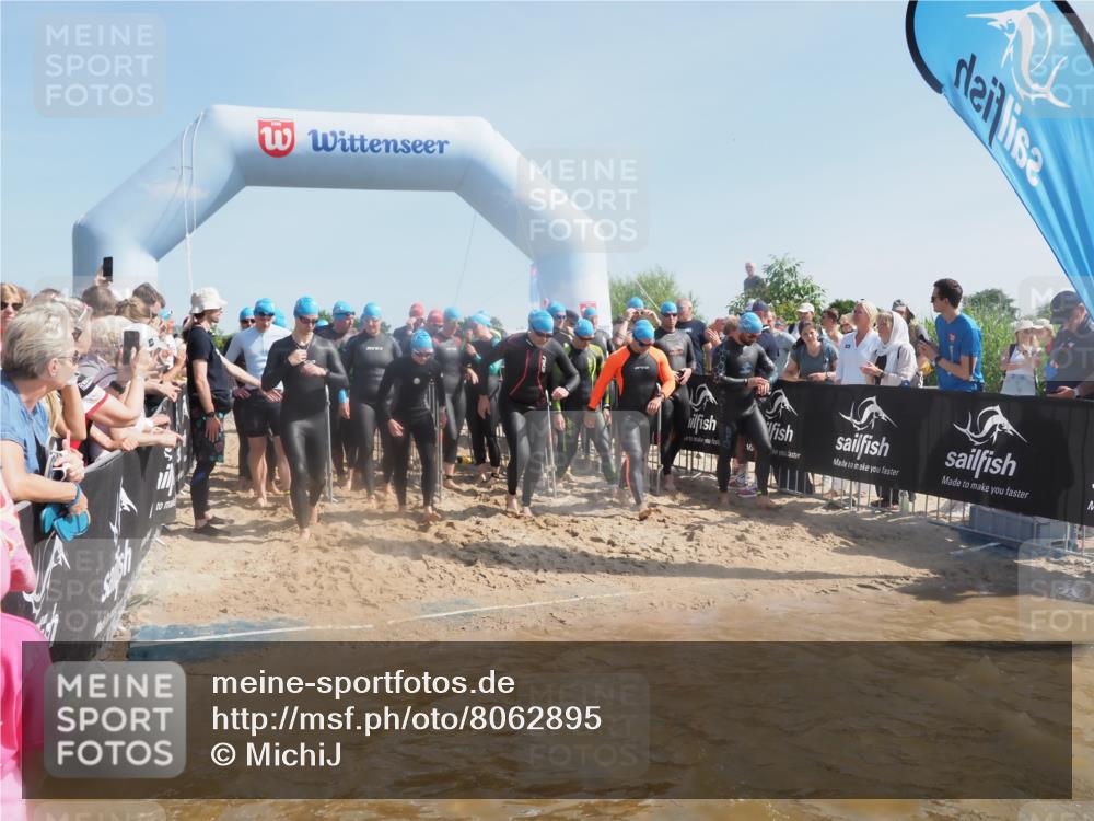 22.06.2025 - Viking Triathlon MichiJ http://msf.ph/oto/8062895 22.06.2025 10:08:26 Schwimmen 37, 48, 69, 97, 133, 140, 222, 360, 364, 472, 481, 490, 499, 518, 542 meine-sportfotos.de