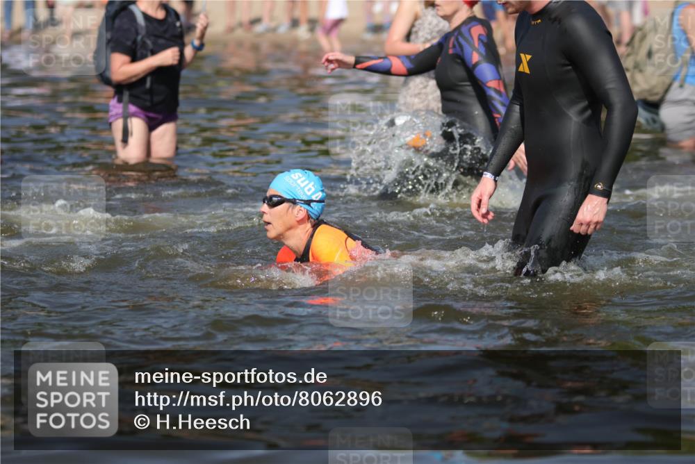 22.06.2025 - Viking Triathlon H.Heesch http://msf.ph/oto/8062896 22.06.2025 10:07:41 Schwimmen 16, 23, 102, 121, 143, 263, 270, 285, 363, 436, 476, 484, 503, 547, 615, 621, 624 meine-sportfotos.de