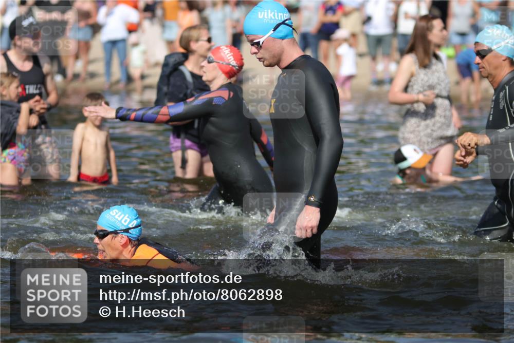 22.06.2025 - Viking Triathlon H.Heesch http://msf.ph/oto/8062898 22.06.2025 10:07:42 Schwimmen 16, 23, 102, 121, 143, 263, 270, 285, 363, 436, 476, 484, 503, 547, 615, 621, 624 meine-sportfotos.de