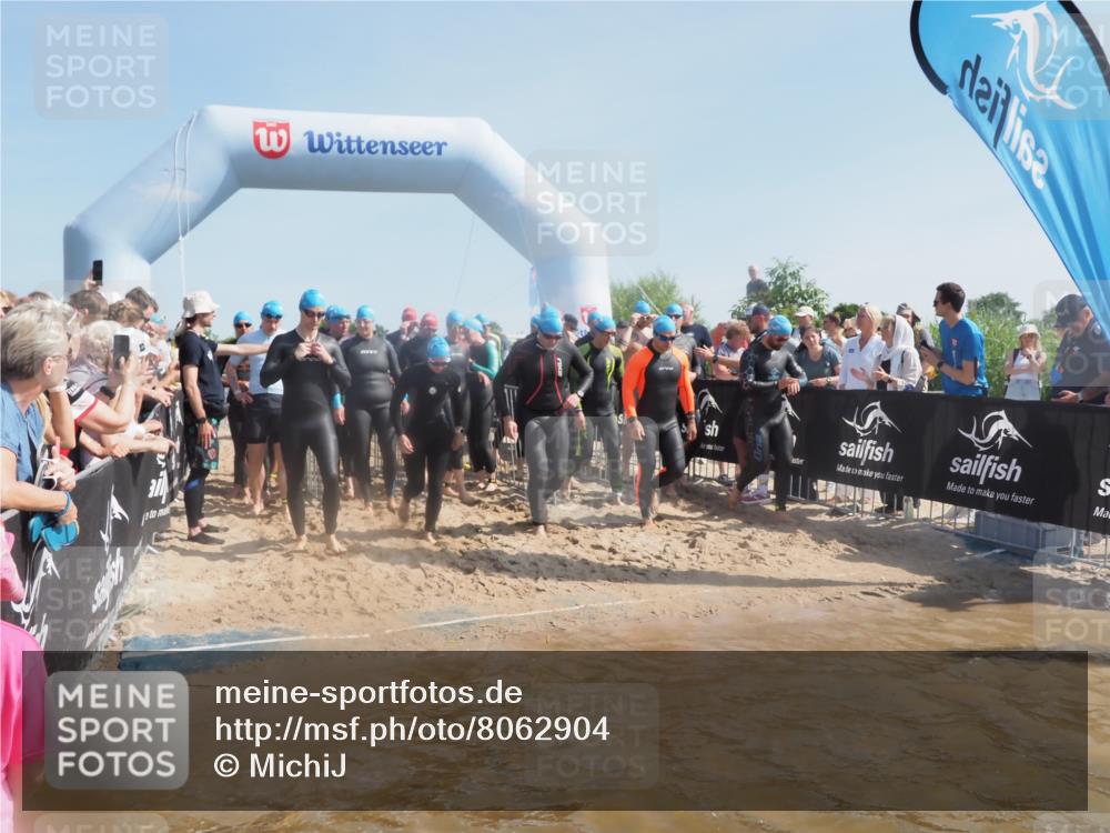22.06.2025 - Viking Triathlon MichiJ http://msf.ph/oto/8062904 22.06.2025 10:08:26 Schwimmen 37, 48, 69, 97, 133, 140, 222, 360, 364, 472, 481, 490, 499, 518, 542 meine-sportfotos.de