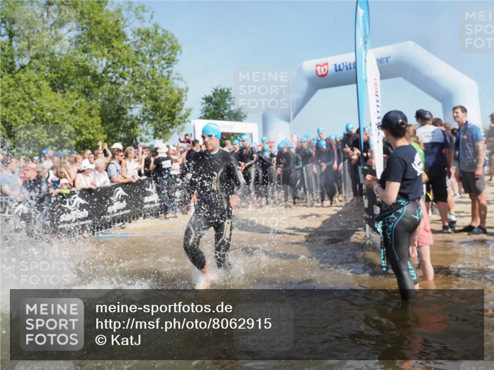 22.06.2025 - Viking Triathlon KatJ http://msf.ph/oto/8062915 22.06.2025 10:01:49 Schwimmen 3, 19, 33, 80, 125, 158, 170, 271, 304, 310, 320, 344, 355, 438, 496, 555, 604, 618 meine-sportfotos.de