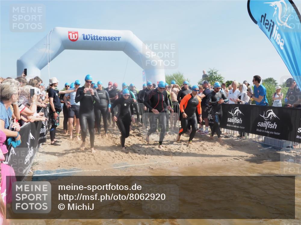 22.06.2025 - Viking Triathlon MichiJ http://msf.ph/oto/8062920 22.06.2025 10:08:27 Schwimmen 37, 48, 69, 97, 133, 140, 222, 360, 364, 472, 481, 490, 499, 518, 542 meine-sportfotos.de
