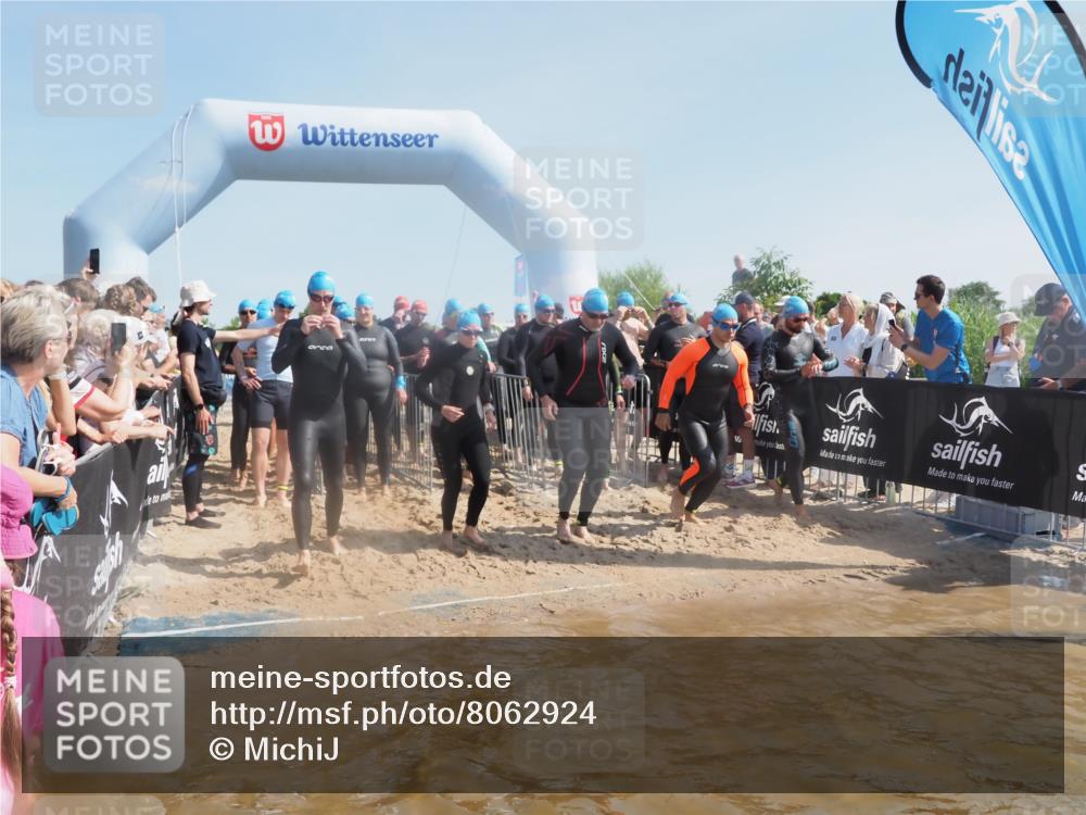 22.06.2025 - Viking Triathlon MichiJ http://msf.ph/oto/8062924 22.06.2025 10:08:27 Schwimmen 37, 48, 69, 97, 133, 140, 222, 360, 364, 472, 481, 490, 499, 518, 542 meine-sportfotos.de