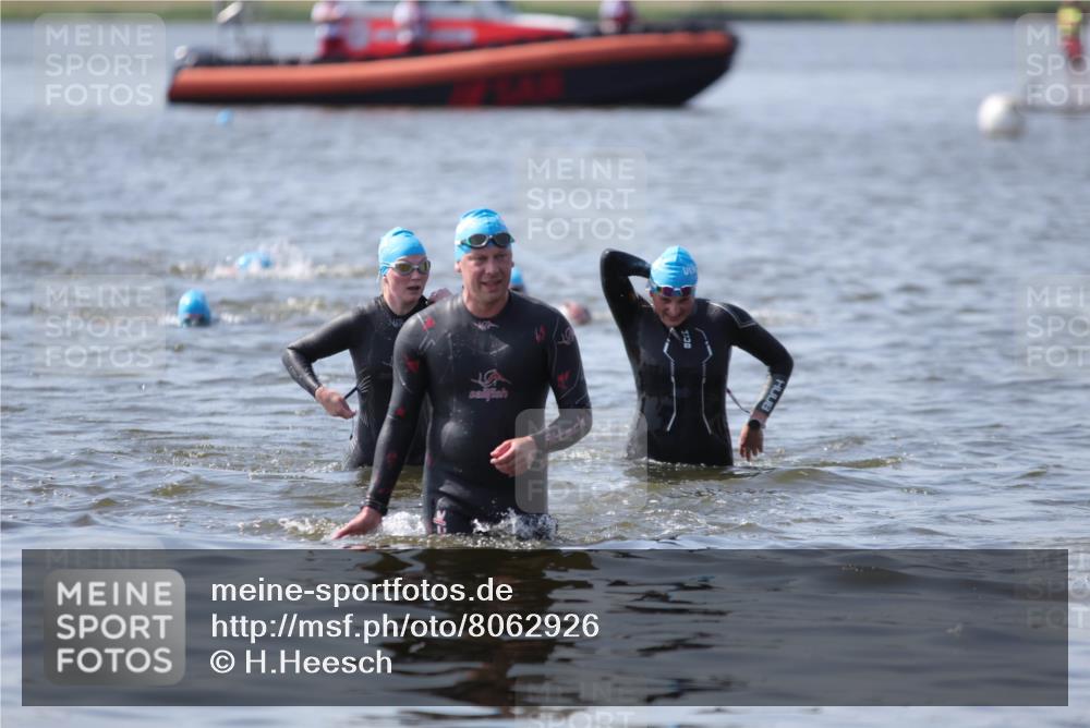 22.06.2025 - Viking Triathlon H.Heesch http://msf.ph/oto/8062926 22.06.2025 10:50:17 Schwimmen 431, 463 meine-sportfotos.de