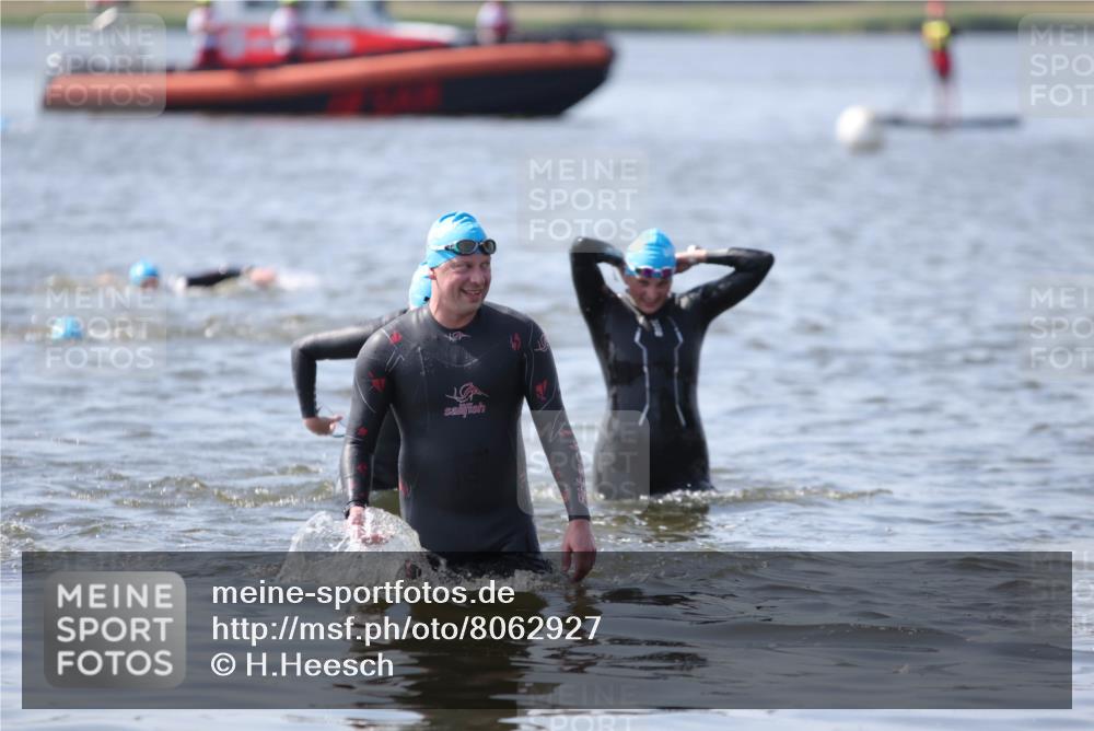 22.06.2025 - Viking Triathlon H.Heesch http://msf.ph/oto/8062927 22.06.2025 10:50:19 Schwimmen 24, 202, 418, 431, 463 meine-sportfotos.de