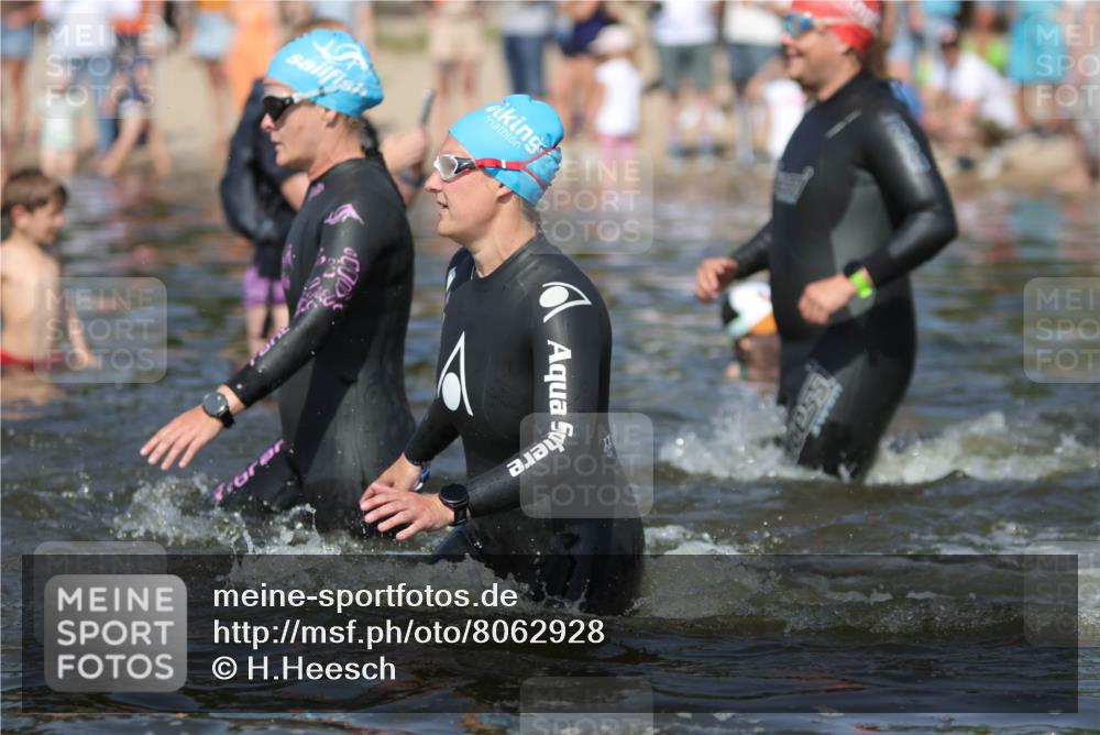 22.06.2025 - Viking Triathlon H.Heesch http://msf.ph/oto/8062928 22.06.2025 10:07:49 Schwimmen 16, 31, 76, 95, 102, 130, 143, 263, 292, 372, 453, 477, 503, 624, 650 meine-sportfotos.de