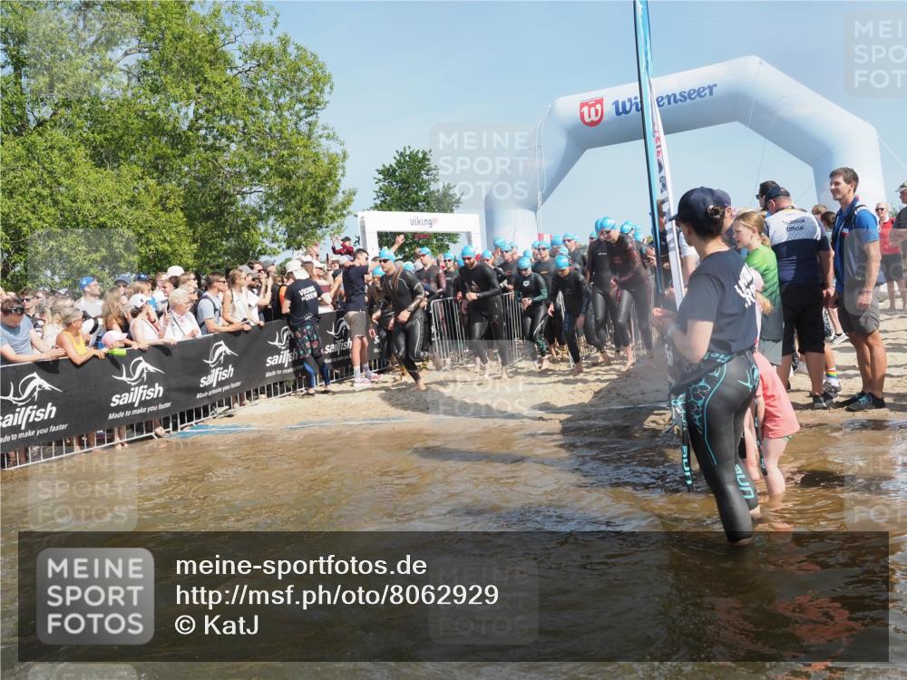 22.06.2025 - Viking Triathlon KatJ http://msf.ph/oto/8062929 22.06.2025 10:01:52 Schwimmen 3, 17, 33, 80, 91, 125, 158, 170, 271, 304, 310, 355, 496, 555, 618 meine-sportfotos.de