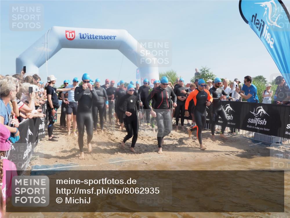 22.06.2025 - Viking Triathlon MichiJ http://msf.ph/oto/8062935 22.06.2025 10:08:27 Schwimmen 37, 48, 69, 97, 133, 140, 222, 360, 364, 472, 481, 490, 499, 518, 542 meine-sportfotos.de