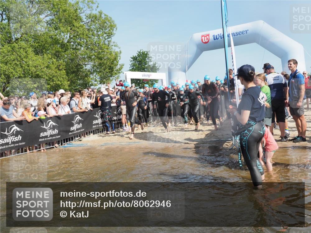 22.06.2025 - Viking Triathlon KatJ http://msf.ph/oto/8062946 22.06.2025 10:01:52 Schwimmen 3, 17, 33, 80, 91, 125, 158, 170, 271, 304, 310, 355, 496, 555, 618 meine-sportfotos.de