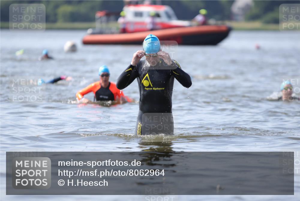 22.06.2025 - Viking Triathlon H.Heesch http://msf.ph/oto/8062964 22.06.2025 10:50:44 Schwimmen 48, 202, 402, 418, 523, 533, 543 meine-sportfotos.de