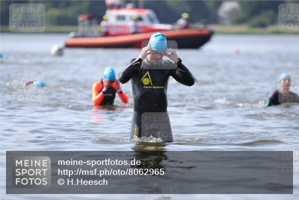 22.06.2025 - Viking Triathlon H.Heesch http://msf.ph/oto/8062965 22.06.2025 10:50:44 Schwimmen 48, 202, 402, 418, 523, 533, 543 meine-sportfotos.de