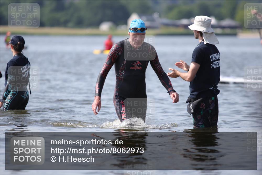 22.06.2025 - Viking Triathlon H.Heesch http://msf.ph/oto/8062973 22.06.2025 10:50:48 Schwimmen 308, 402, 523, 533, 543 meine-sportfotos.de