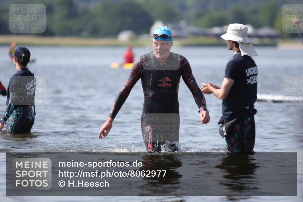 22.06.2025 - Viking Triathlon H.Heesch http://msf.ph/oto/8062977 22.06.2025 10:50:48 Schwimmen 308, 402, 523, 533, 543 meine-sportfotos.de