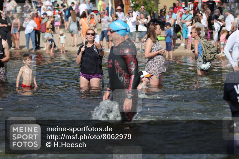 22.06.2025 - Viking Triathlon H.Heesch http://msf.ph/oto/8062979 22.06.2025 10:08:08 Schwimmen 51, 106, 116, 206, 268, 308, 378, 403, 410, 412, 422, 452, 466, 480, 523, 543, 647 meine-sportfotos.de