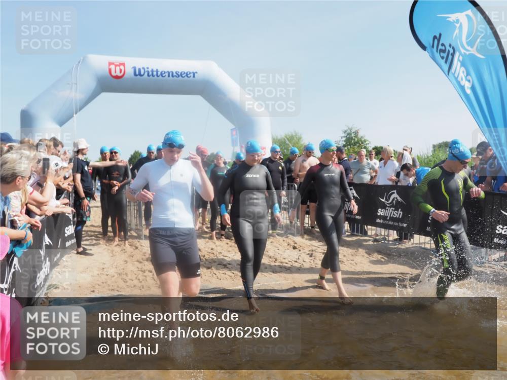 22.06.2025 - Viking Triathlon MichiJ http://msf.ph/oto/8062986 22.06.2025 10:08:33 Schwimmen 48, 69, 71, 97, 166, 246, 303, 305, 319, 357, 360, 472, 481, 490, 499, 518, 542 meine-sportfotos.de