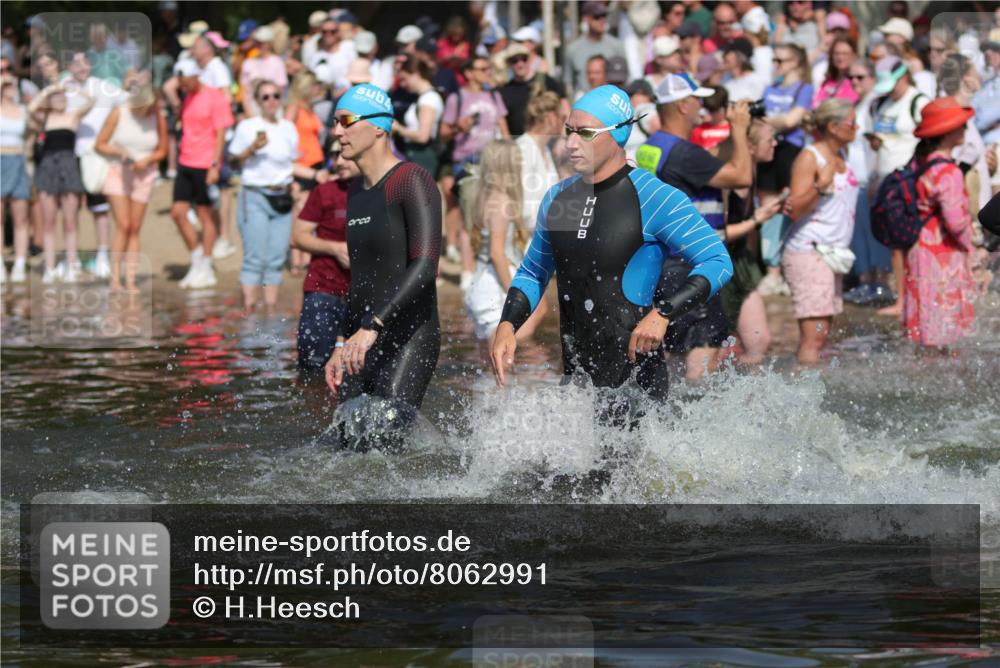 22.06.2025 - Viking Triathlon H.Heesch http://msf.ph/oto/8062991 22.06.2025 10:08:11 Schwimmen 51, 106, 116, 206, 225, 268, 378, 403, 406, 410, 422, 466, 480, 543, 638 meine-sportfotos.de