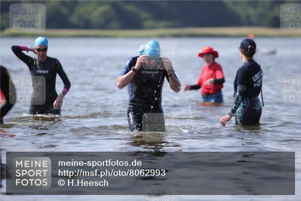 22.06.2025 - Viking Triathlon H.Heesch http://msf.ph/oto/8062993 22.06.2025 10:50:50 Schwimmen 308, 523, 543 meine-sportfotos.de