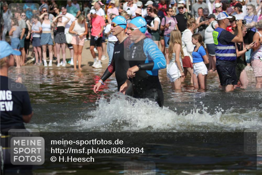 22.06.2025 - Viking Triathlon H.Heesch http://msf.ph/oto/8062994 22.06.2025 10:08:11 Schwimmen 51, 106, 116, 206, 225, 268, 378, 403, 406, 410, 422, 466, 480, 543, 638 meine-sportfotos.de