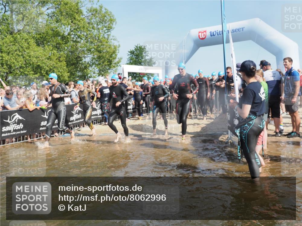 22.06.2025 - Viking Triathlon KatJ http://msf.ph/oto/8062996 22.06.2025 10:01:53 Schwimmen 3, 17, 33, 80, 91, 125, 158, 170, 271, 304, 310, 355, 496, 551, 555, 618 meine-sportfotos.de