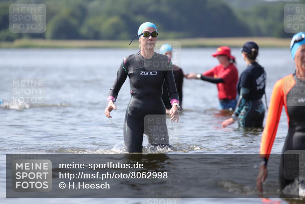 22.06.2025 - Viking Triathlon H.Heesch http://msf.ph/oto/8062998 22.06.2025 10:51:02 Schwimmen 308, 436, 484, 523, 543 meine-sportfotos.de
