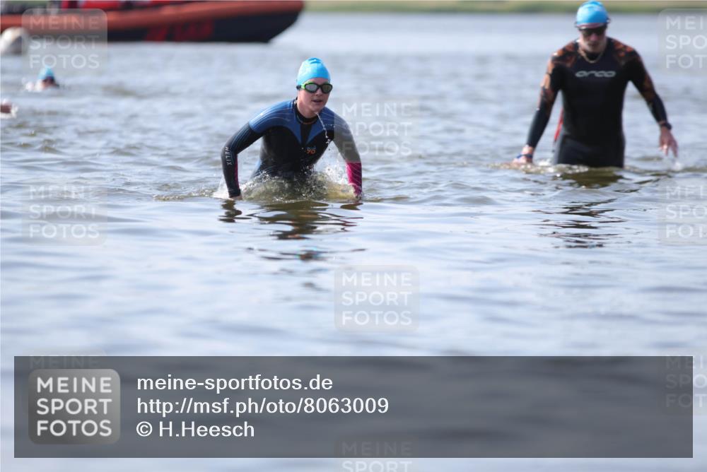 22.06.2025 - Viking Triathlon H.Heesch http://msf.ph/oto/8063009 22.06.2025 10:51:12 Schwimmen 308, 436, 477, 484 meine-sportfotos.de