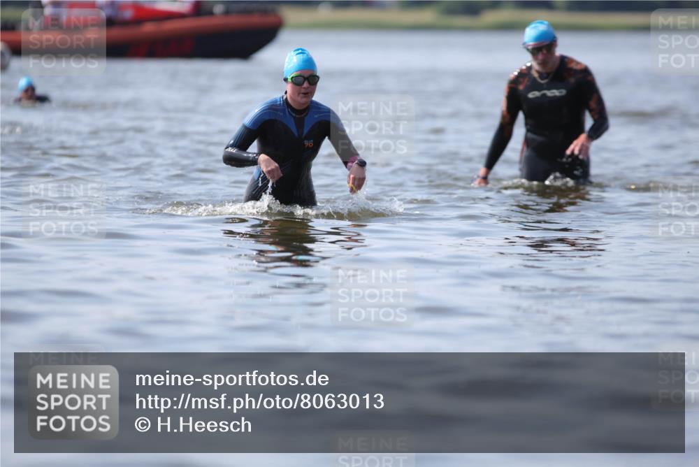 22.06.2025 - Viking Triathlon H.Heesch http://msf.ph/oto/8063013 22.06.2025 10:51:13 Schwimmen 308, 436, 477, 484 meine-sportfotos.de