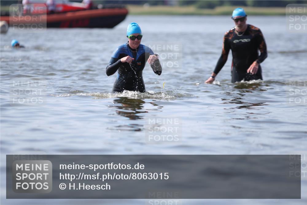 22.06.2025 - Viking Triathlon H.Heesch http://msf.ph/oto/8063015 22.06.2025 10:51:13 Schwimmen 308, 436, 477, 484 meine-sportfotos.de