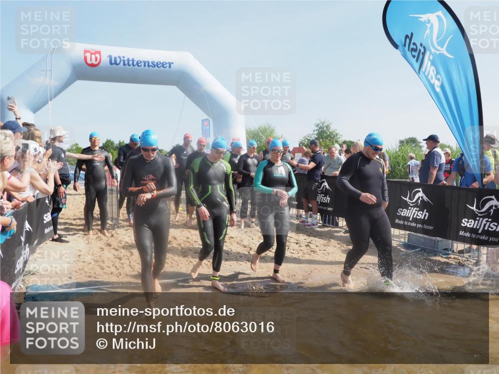 22.06.2025 - Viking Triathlon MichiJ http://msf.ph/oto/8063016 22.06.2025 10:08:37 Schwimmen 71, 136, 166, 246, 303, 305, 319, 357, 360, 459, 470, 472, 481, 490, 542 meine-sportfotos.de