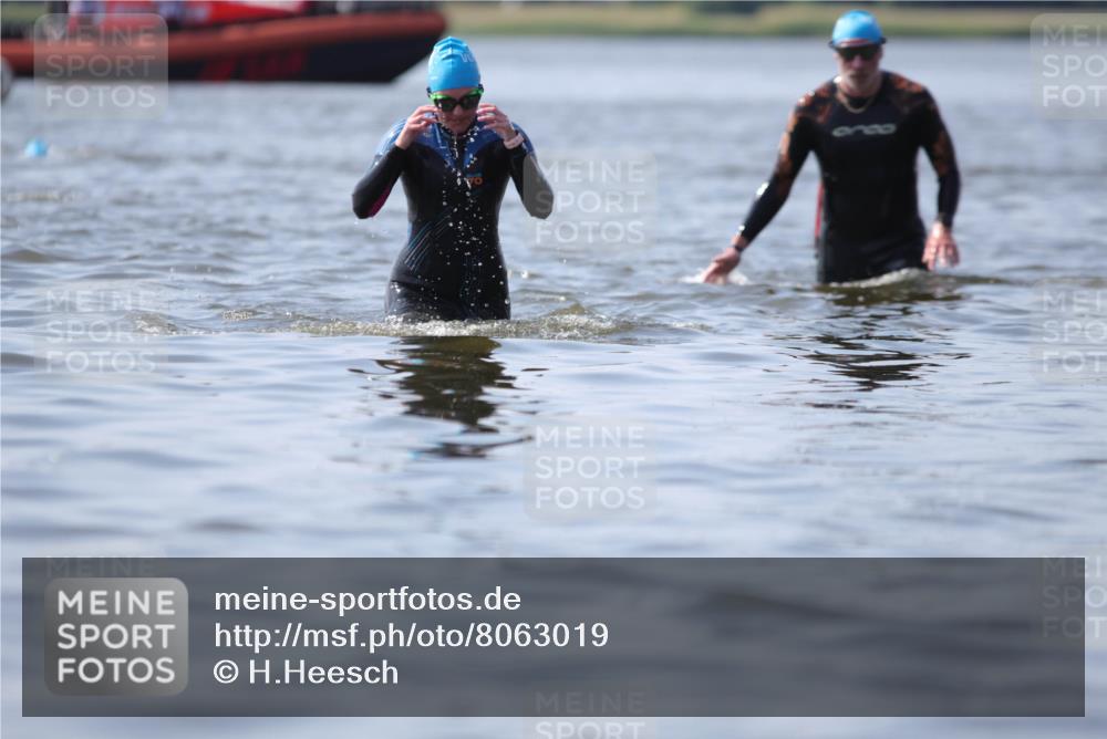 22.06.2025 - Viking Triathlon H.Heesch http://msf.ph/oto/8063019 22.06.2025 10:51:13 Schwimmen 308, 436, 477, 484 meine-sportfotos.de