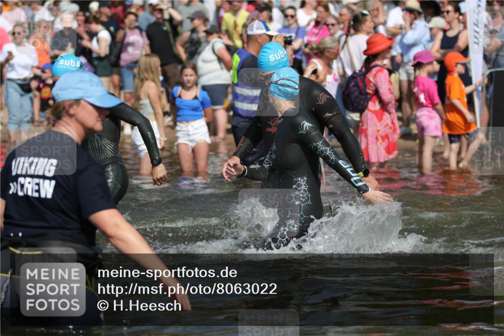 22.06.2025 - Viking Triathlon H.Heesch http://msf.ph/oto/8063022 22.06.2025 10:08:23 Schwimmen 37, 48, 69, 97, 133, 140, 222, 225, 364, 406, 499, 518, 638 meine-sportfotos.de
