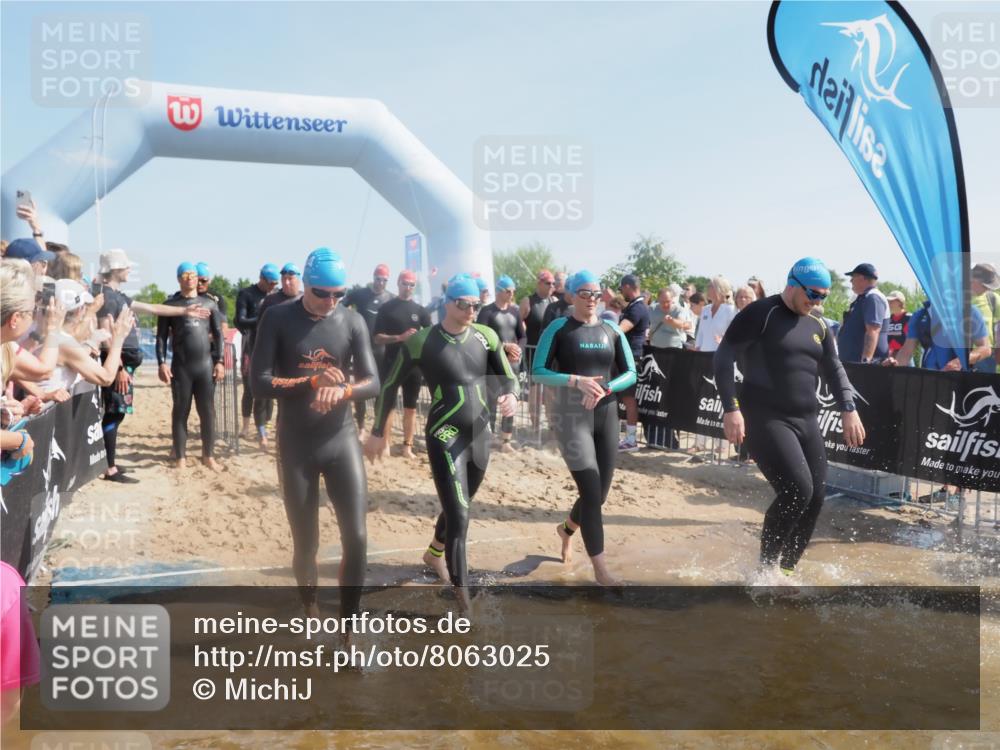 22.06.2025 - Viking Triathlon MichiJ http://msf.ph/oto/8063025 22.06.2025 10:08:37 Schwimmen 71, 136, 166, 246, 303, 305, 319, 357, 360, 459, 470, 472, 481, 490, 542 meine-sportfotos.de
