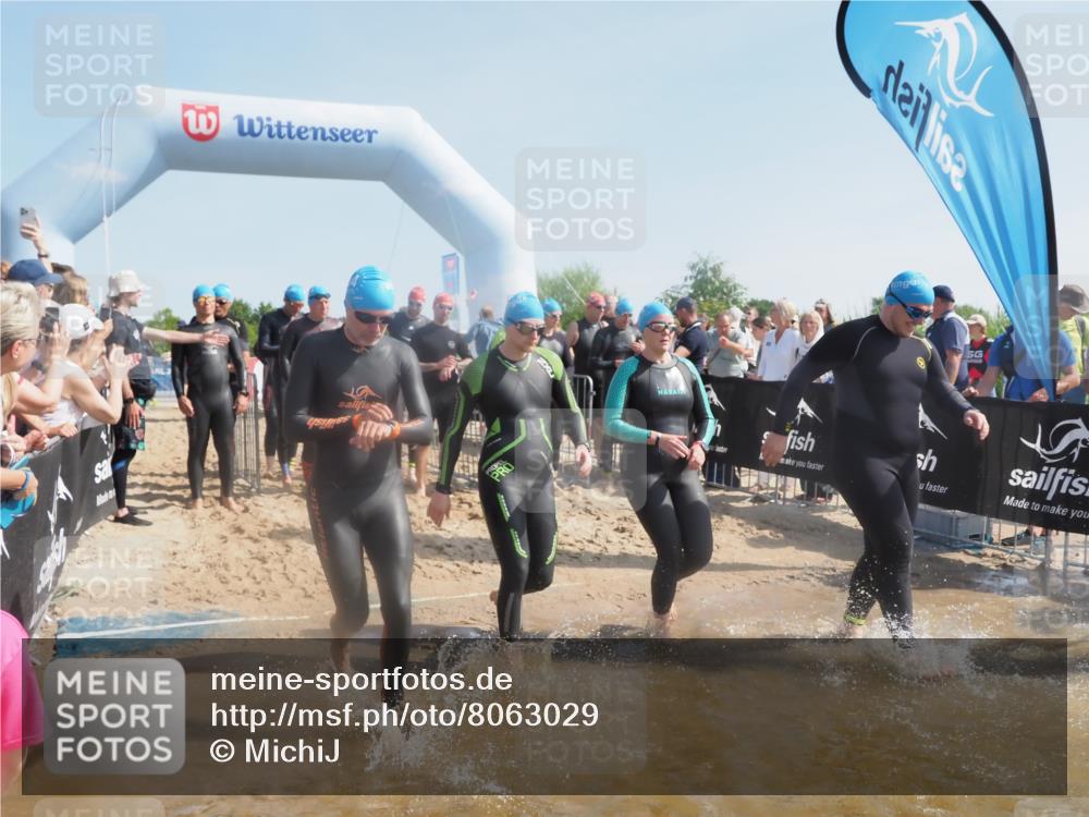 22.06.2025 - Viking Triathlon MichiJ http://msf.ph/oto/8063029 22.06.2025 10:08:37 Schwimmen 71, 136, 166, 246, 303, 305, 319, 357, 360, 459, 470, 472, 481, 490, 542 meine-sportfotos.de