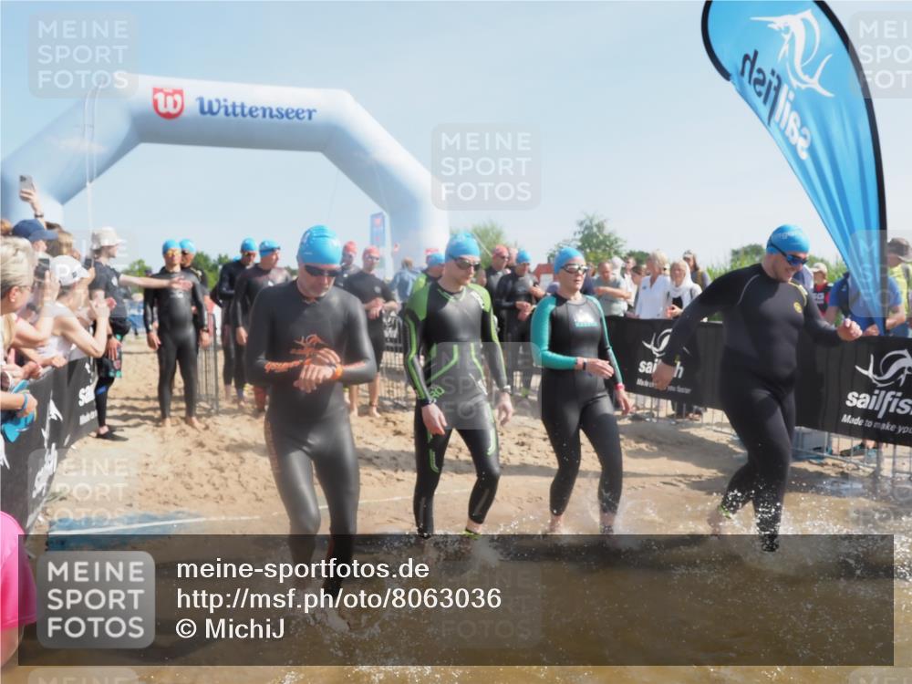 22.06.2025 - Viking Triathlon MichiJ http://msf.ph/oto/8063036 22.06.2025 10:08:37 Schwimmen 71, 136, 166, 246, 303, 305, 319, 357, 360, 459, 470, 472, 481, 490, 542 meine-sportfotos.de