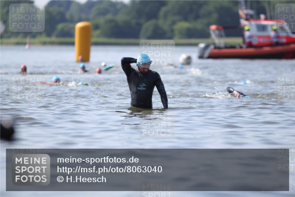 22.06.2025 - Viking Triathlon H.Heesch http://msf.ph/oto/8063040 22.06.2025 10:51:25 Schwimmen 292, 422, 477 meine-sportfotos.de