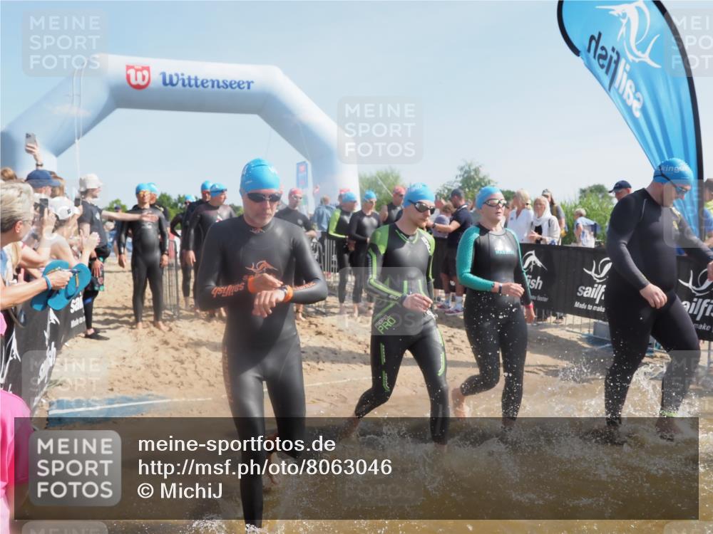 22.06.2025 - Viking Triathlon MichiJ http://msf.ph/oto/8063046 22.06.2025 10:08:37 Schwimmen 71, 136, 166, 246, 303, 305, 319, 357, 360, 459, 470, 472, 481, 490, 542 meine-sportfotos.de