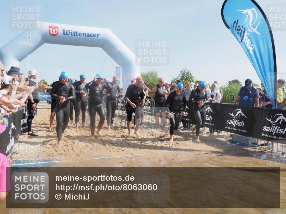 22.06.2025 - Viking Triathlon MichiJ http://msf.ph/oto/8063060 22.06.2025 10:08:40 Schwimmen 71, 136, 166, 234, 241, 246, 303, 305, 319, 356, 357, 459, 470, 471, 656 meine-sportfotos.de
