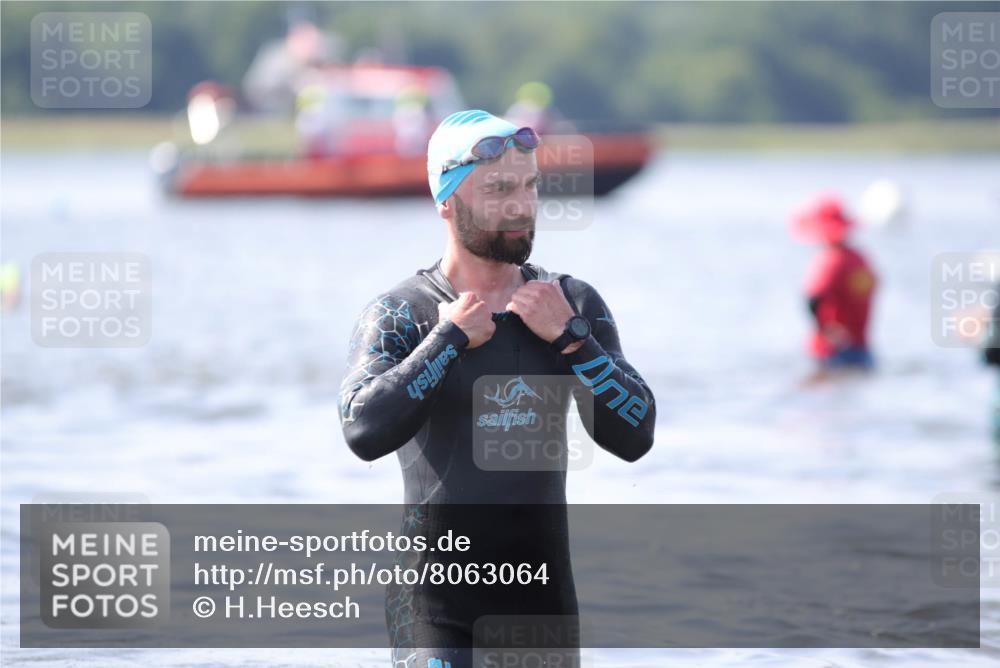 22.06.2025 - Viking Triathlon H.Heesch http://msf.ph/oto/8063064 22.06.2025 10:51:58 Schwimmen 169, 542 meine-sportfotos.de