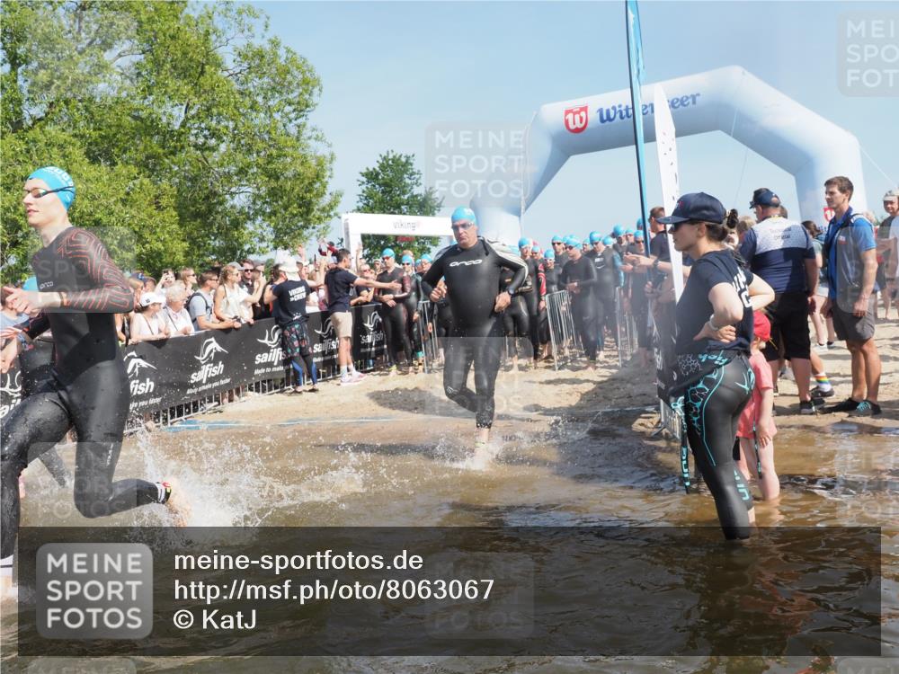 22.06.2025 - Viking Triathlon KatJ http://msf.ph/oto/8063067 22.06.2025 10:01:59 Schwimmen 3, 17, 80, 91, 127, 137, 278, 299, 304, 365, 415, 435, 449, 551, 618 meine-sportfotos.de