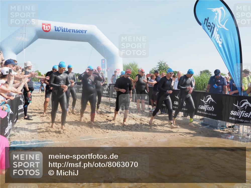 22.06.2025 - Viking Triathlon MichiJ http://msf.ph/oto/8063070 22.06.2025 10:08:40 Schwimmen 71, 136, 166, 234, 241, 246, 303, 305, 319, 356, 357, 459, 470, 471, 656 meine-sportfotos.de