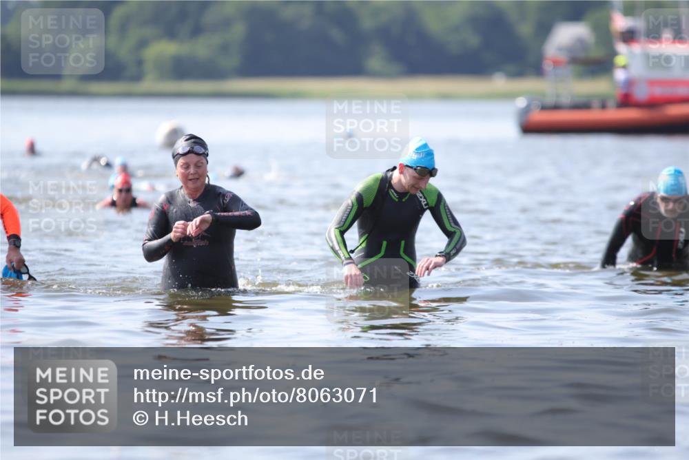 22.06.2025 - Viking Triathlon H.Heesch http://msf.ph/oto/8063071 22.06.2025 10:52:01 Schwimmen 169, 542 meine-sportfotos.de