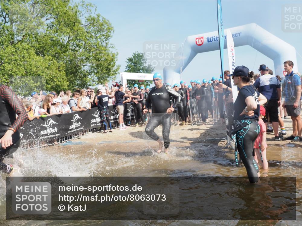 22.06.2025 - Viking Triathlon KatJ http://msf.ph/oto/8063073 22.06.2025 10:01:59 Schwimmen 3, 17, 80, 91, 127, 137, 278, 299, 304, 365, 415, 435, 449, 551, 618 meine-sportfotos.de