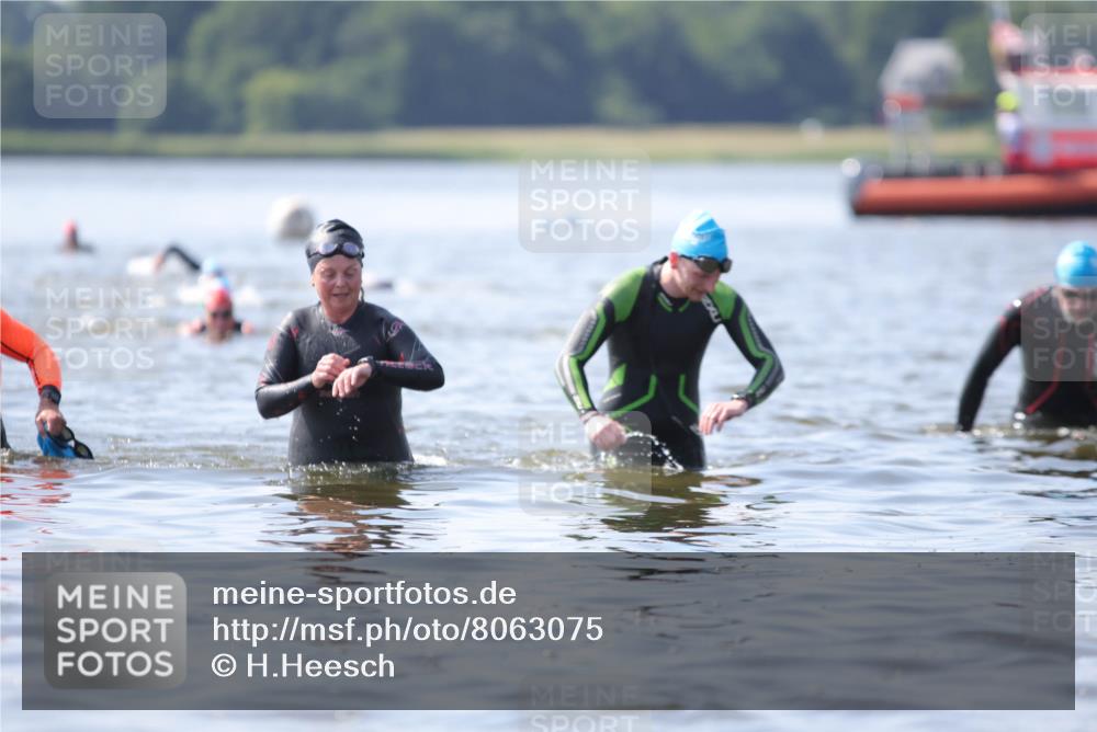 22.06.2025 - Viking Triathlon H.Heesch http://msf.ph/oto/8063075 22.06.2025 10:52:01 Schwimmen 169, 542 meine-sportfotos.de