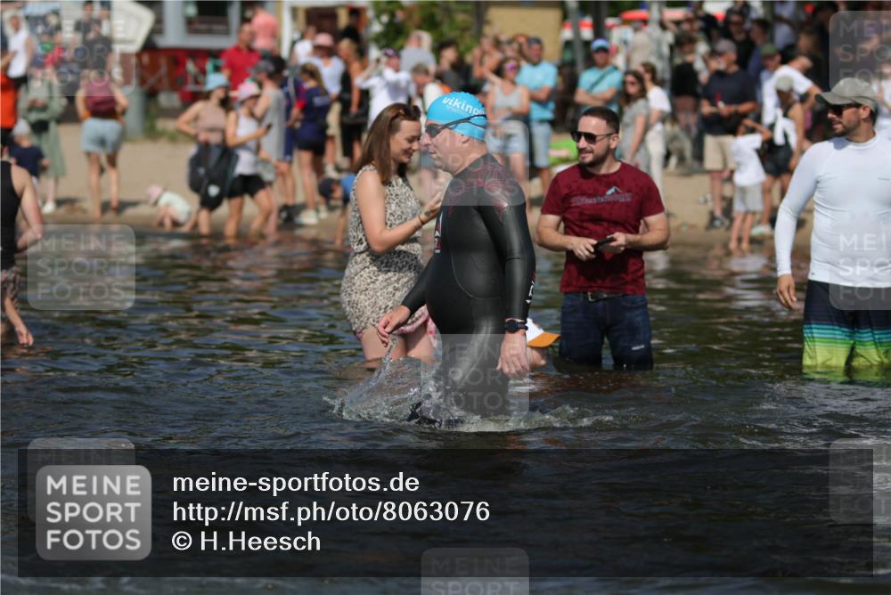 22.06.2025 - Viking Triathlon H.Heesch http://msf.ph/oto/8063076 22.06.2025 10:08:53 Schwimmen 160, 241, 356, 359, 405, 471, 483, 634, 640 meine-sportfotos.de