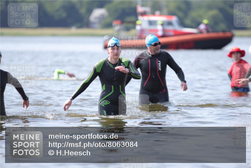 22.06.2025 - Viking Triathlon H.Heesch http://msf.ph/oto/8063084 22.06.2025 10:52:05 Schwimmen 116, 169, 481, 542 meine-sportfotos.de