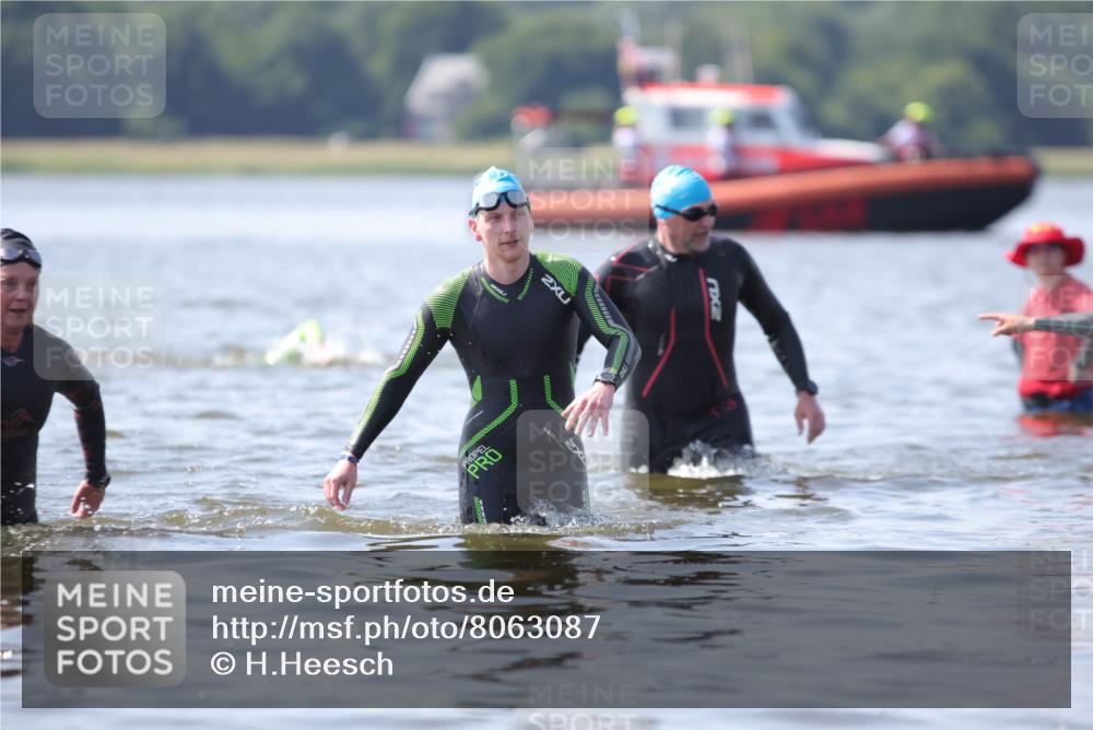 22.06.2025 - Viking Triathlon H.Heesch http://msf.ph/oto/8063087 22.06.2025 10:52:05 Schwimmen 116, 169, 481, 542 meine-sportfotos.de