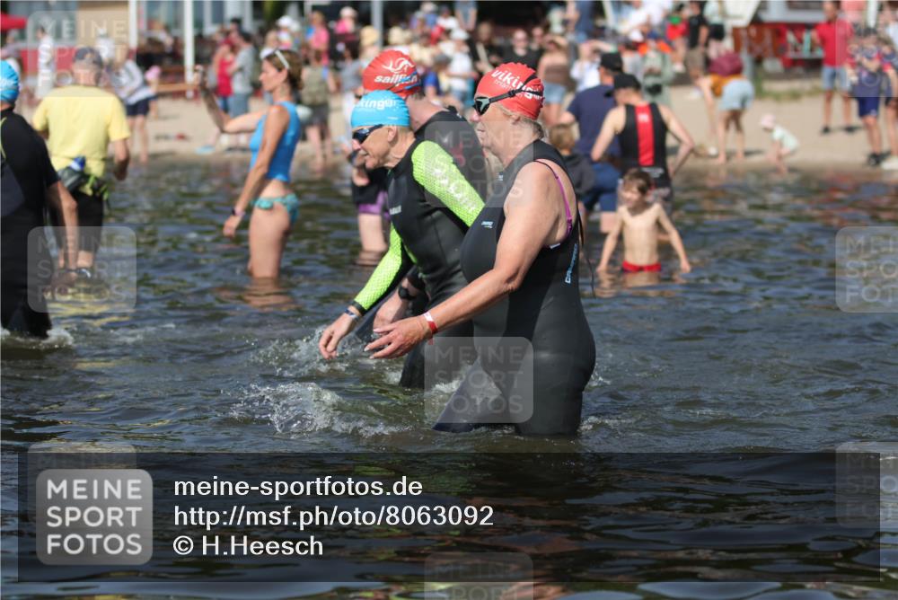 22.06.2025 - Viking Triathlon H.Heesch http://msf.ph/oto/8063092 22.06.2025 10:09:00 Schwimmen 405 meine-sportfotos.de