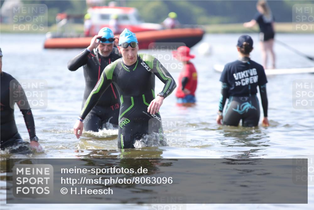 22.06.2025 - Viking Triathlon H.Heesch http://msf.ph/oto/8063096 22.06.2025 10:52:09 Schwimmen 116, 136, 169, 481, 490, 542 meine-sportfotos.de
