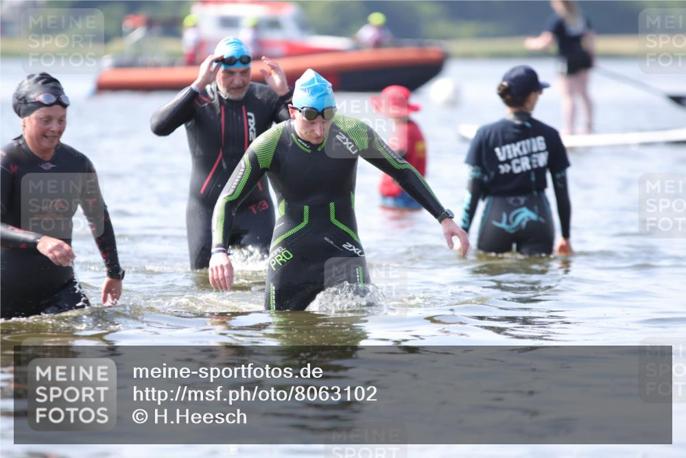 22.06.2025 - Viking Triathlon H.Heesch http://msf.ph/oto/8063102 22.06.2025 10:52:09 Schwimmen 116, 136, 169, 481, 490, 542 meine-sportfotos.de