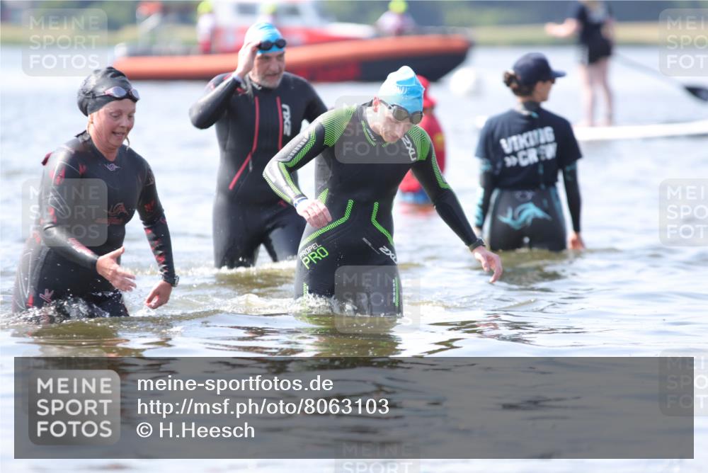 22.06.2025 - Viking Triathlon H.Heesch http://msf.ph/oto/8063103 22.06.2025 10:52:09 Schwimmen 116, 136, 169, 481, 490, 542 meine-sportfotos.de