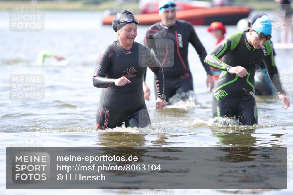 22.06.2025 - Viking Triathlon H.Heesch http://msf.ph/oto/8063104 22.06.2025 10:52:10 Schwimmen 116, 136, 481, 490, 542 meine-sportfotos.de